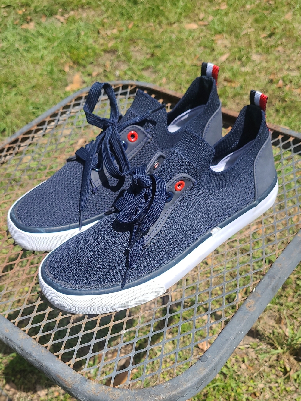 Tommy Bahama Women's Mesh Knit Sneakers in Navy Blue Size 8
